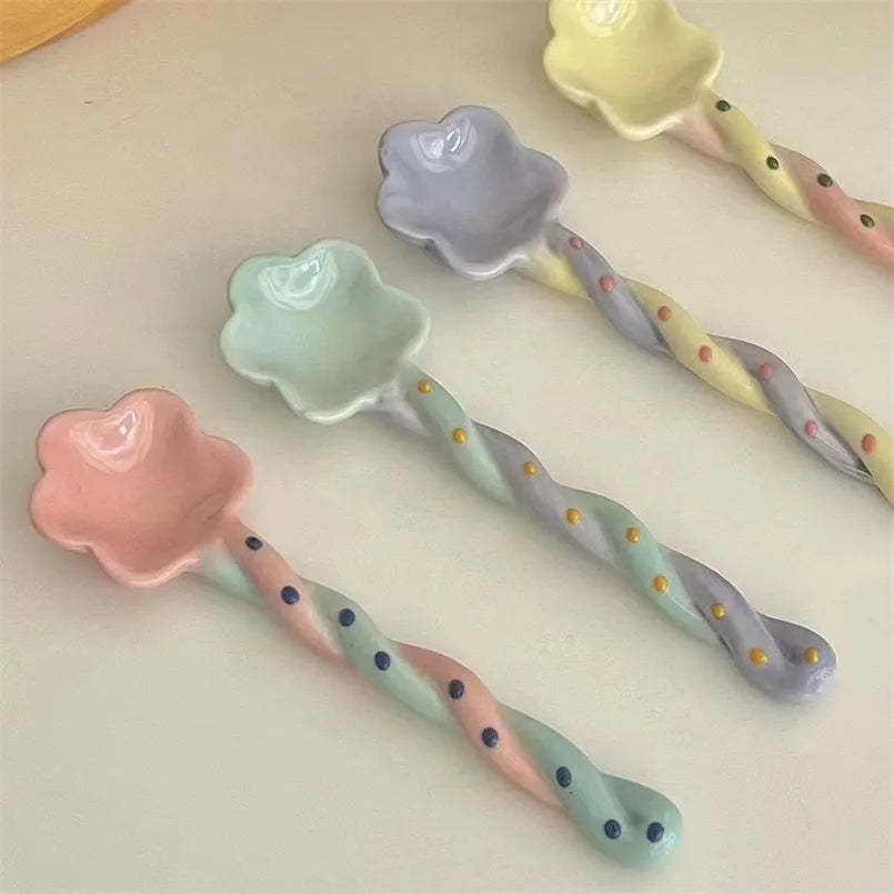 Twisty Pastel Flower Spoon ( No of Product : 1)