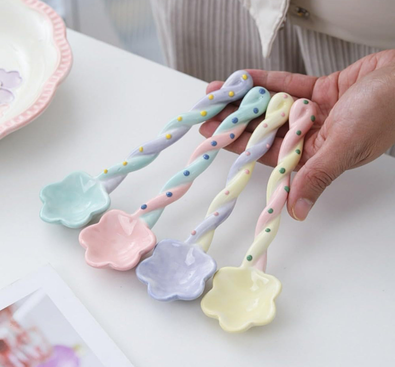 Twisty Pastel Flower Spoon ( No of Product : 1)