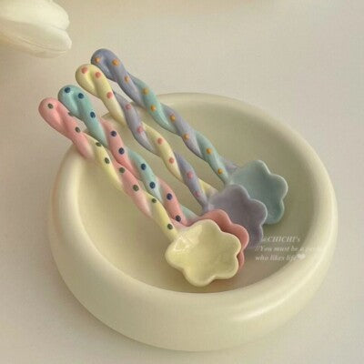 Twisty Pastel Flower Spoon ( No of Product : 1)