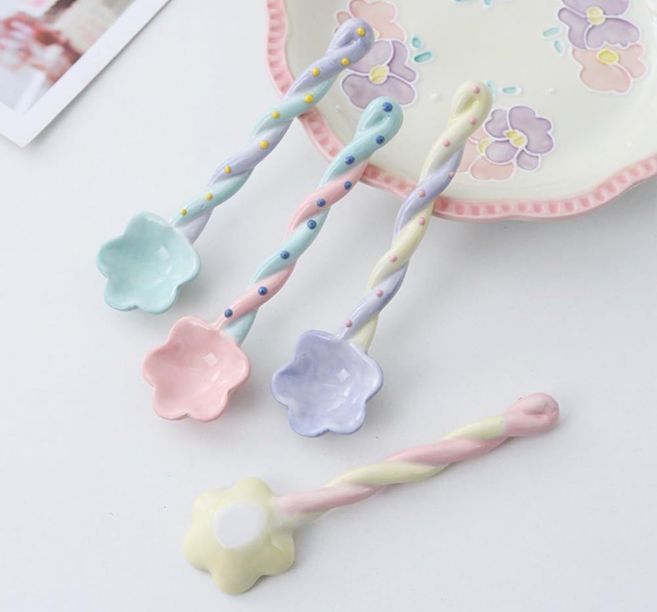 Twisty Pastel Flower Spoon ( No of Product : 1)