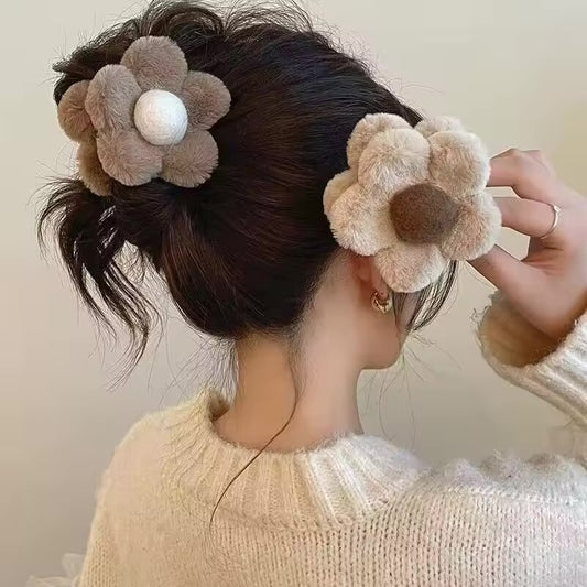 Fluffy Flower Hair Clip – Cozy Neutral Edition