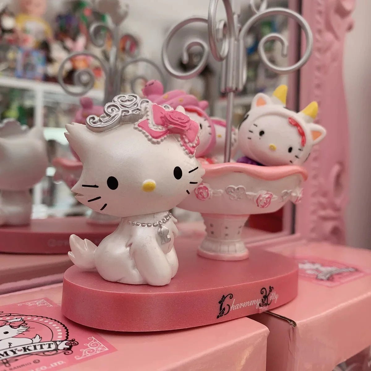 Charmmy Kitty Jewelry Holder